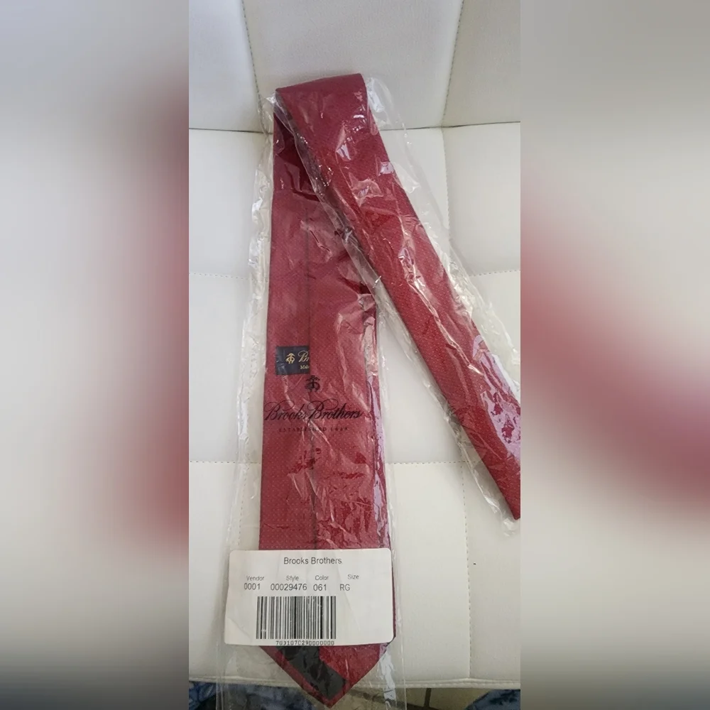New Brooks Brothers Elegant‎ Red Tie 44